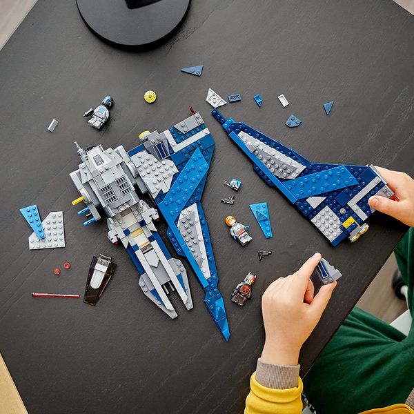 Mandalorian Starfighter 75316 Building Kit with 3 Minifigures - 544 Pieces