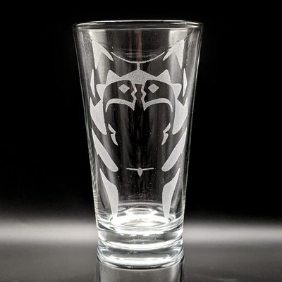 Ahsoka Tano Engraved Pint Glass - Inspired by Mandalorian & Star Wars, Great Beer Drinking Gift Idea