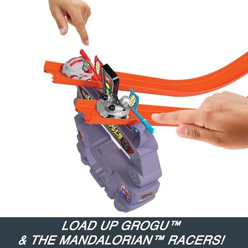RacerVerse Track Set with Mandalorian & Grogu Inspired Racers